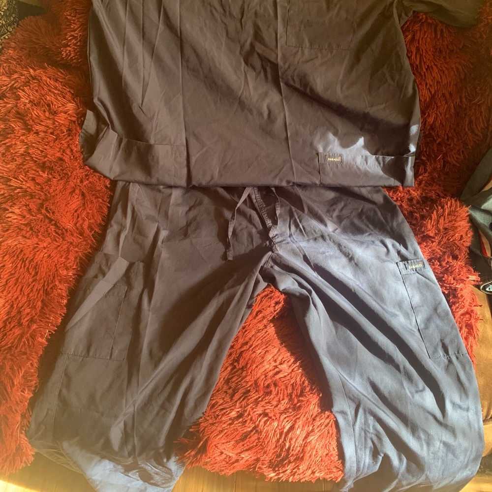 *$10 SCRUBS* - Picture 2 of 4